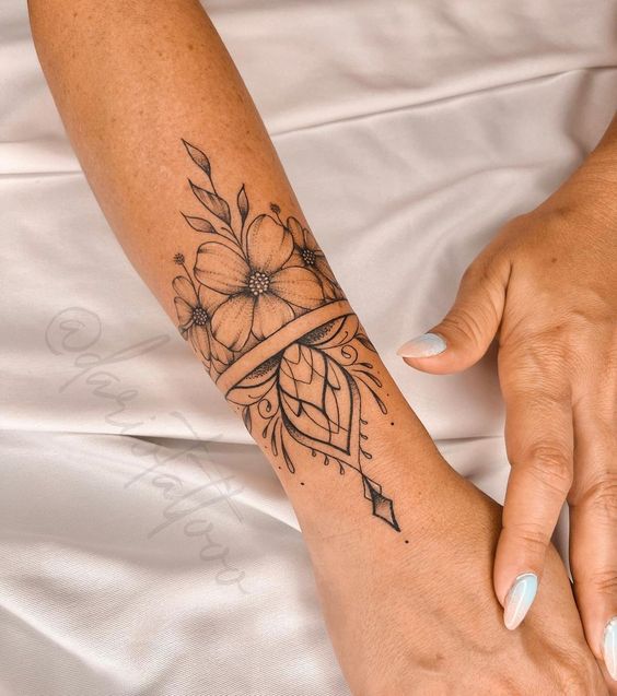 100+ Stunning Arm Tattoos For Women