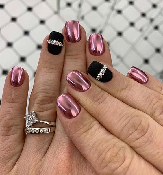 60+ Beautiful Chrome Nail Designs 2023