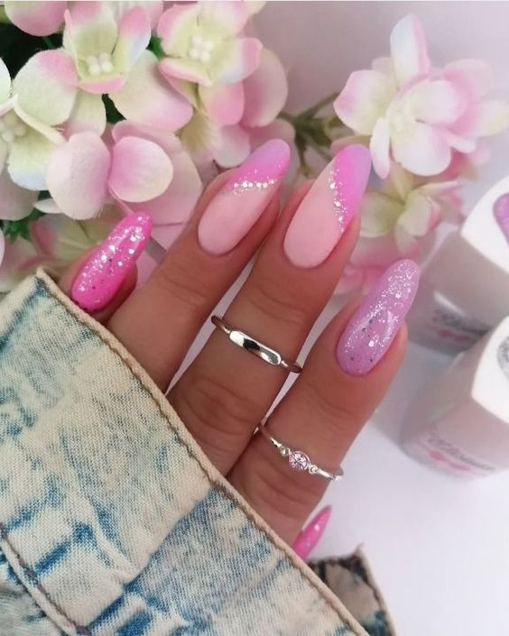 33+ Beautiful Light Pink Nail Designs