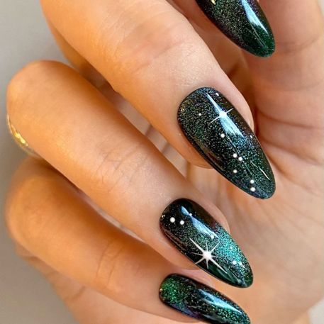 60+ Gorgeous Green Christmas Nails