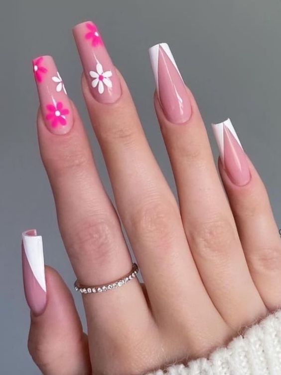 33+ Beautiful Light Pink Nail Designs