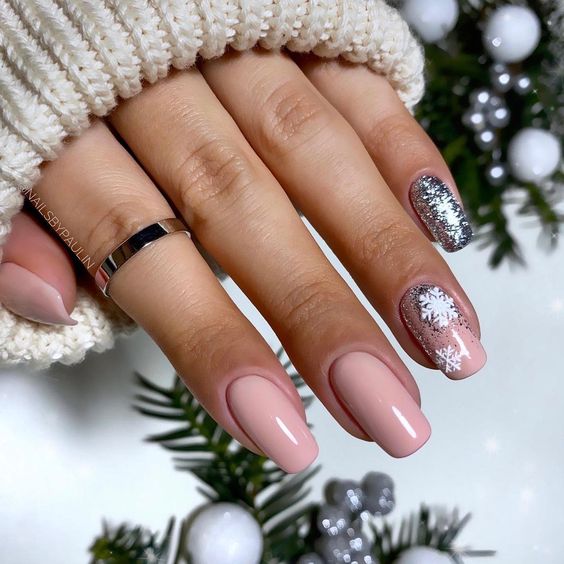 51+ Trendy Short Christmas Nails