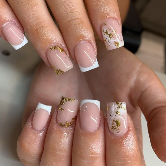 51+ Trendy Short Christmas Nails