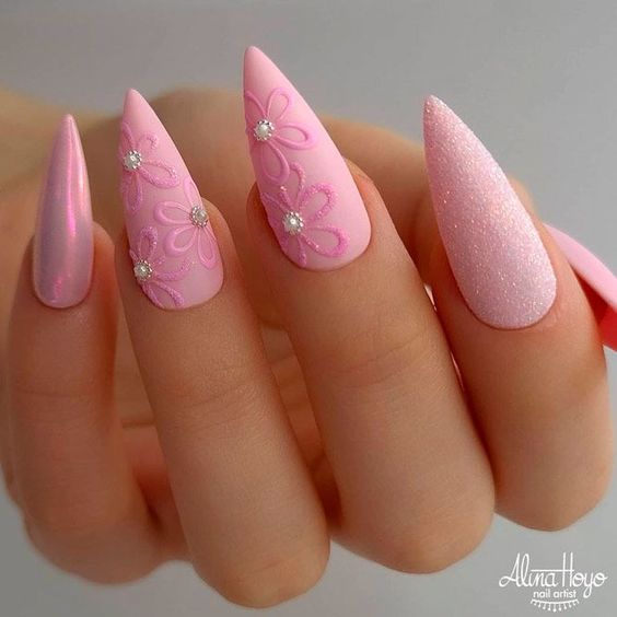 33+ Beautiful Light Pink Nail Designs