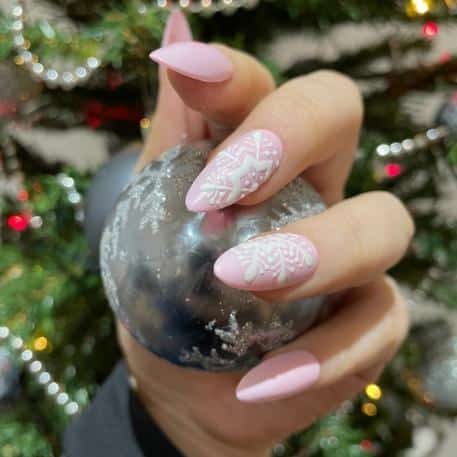 33+ Outstanding Pink Christmas Nails