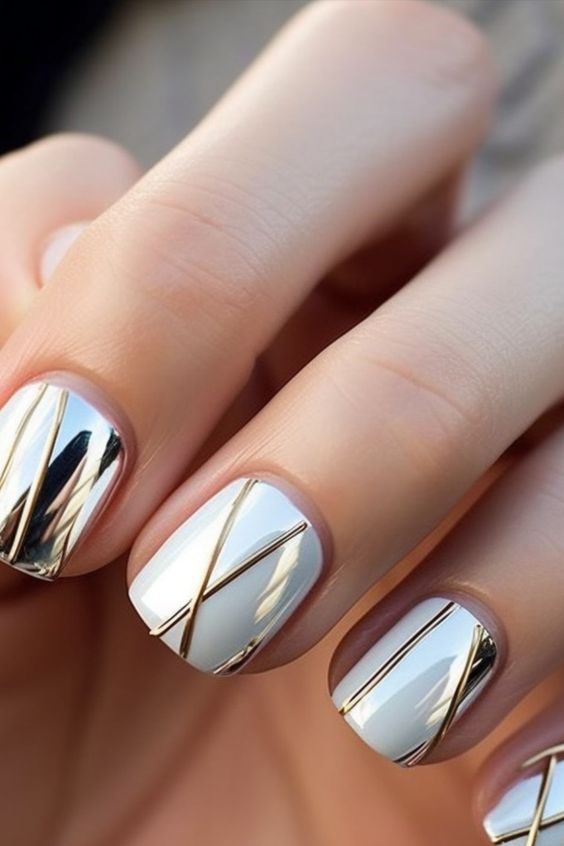 37+ Superb White Chrome Nail Designs 2024