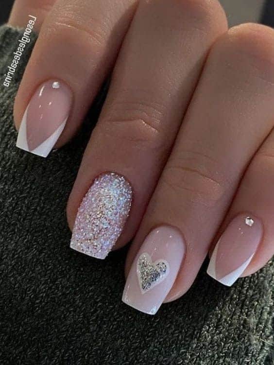 30+ Superb Silver And White Nail Designs 2024