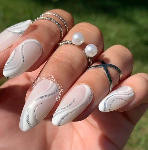 30+ Superb Silver And White Nail Designs 2024