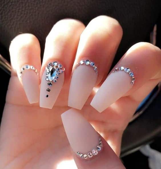 29+ Gorgeous White Nail Designs With Rhinestones 2024