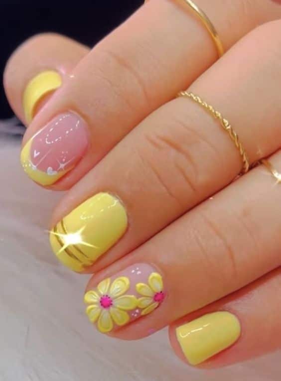 35+ Stylish Summer Yellow Nail Designs 2024