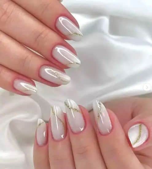 37+ Superb White Chrome Nail Designs 2024