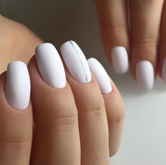 28+ Beautiful Cute White Nail Designs 2024