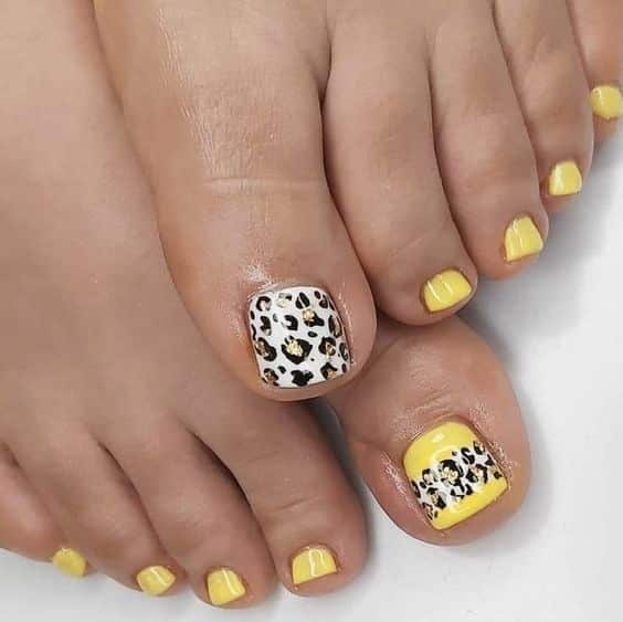 52+ Beautiful Yellow Toe Nail Designs 2024