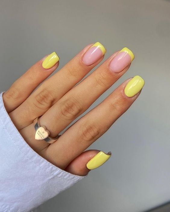 35+ Stylish Summer Yellow Nail Designs 2024