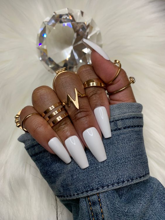 28+ Beautiful Cute White Nail Designs 2024