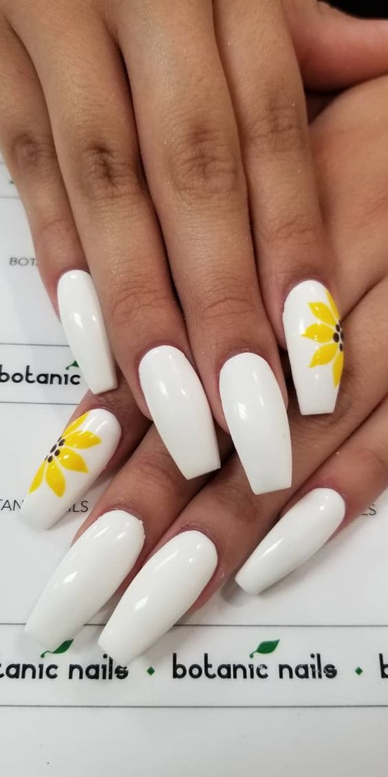 28+ Beautiful Cute White Nail Designs 2024