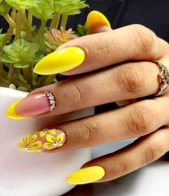 27+ Summer Yellow Nail Designs 2024