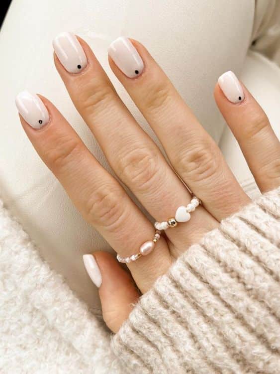 28+ Beautiful Cute White Nail Designs 2024