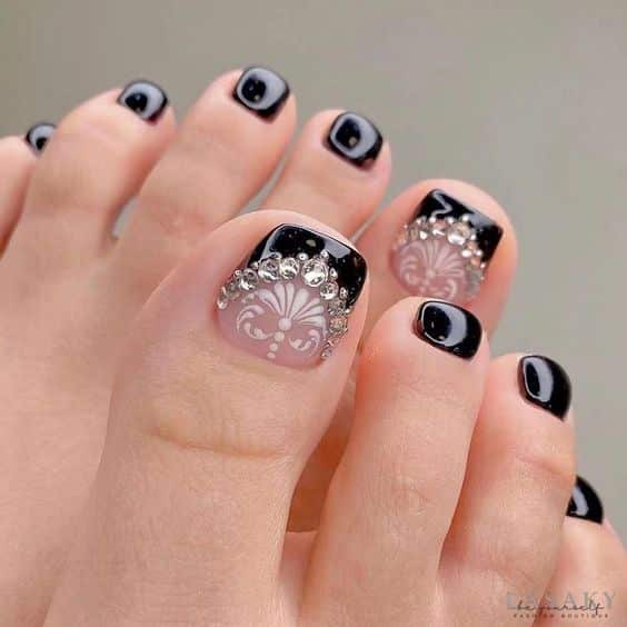 41+ Beautiful Toe Nail Designs With Diamonds 2024