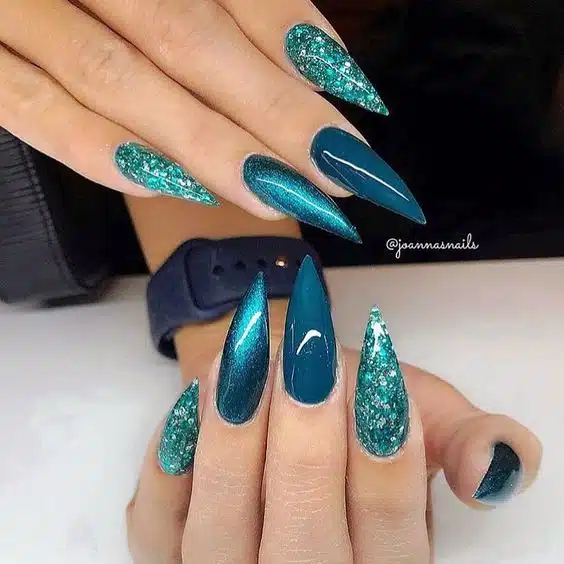 39+ Gorgeous Glitter Nail Designs 2024