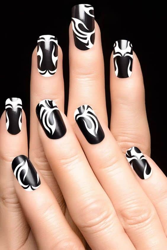 36+ Elegant Black Short Nail Designs 2024