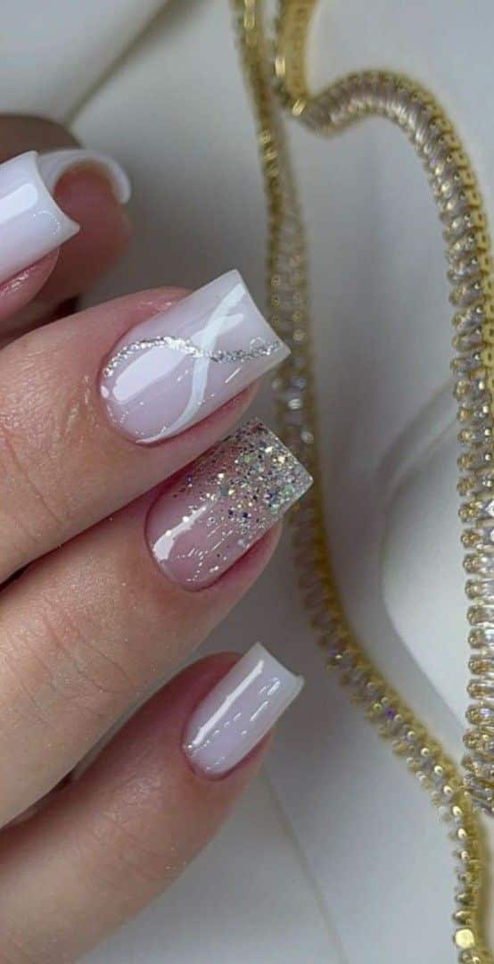 30+ Superb Silver And White Nail Designs 2024