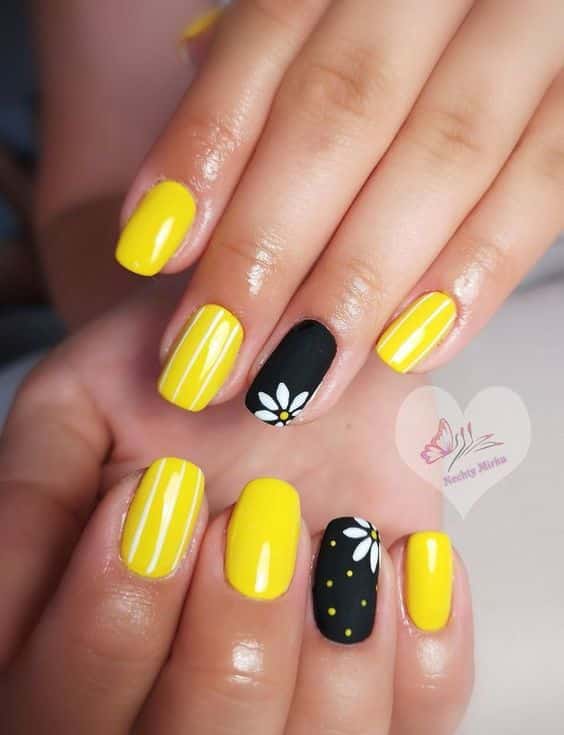 35+ Stylish Summer Yellow Nail Designs 2024