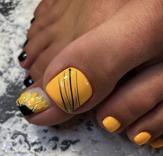 52+ Beautiful Yellow Toe Nail Designs 2024