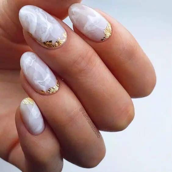 37+ Superb White Chrome Nail Designs 2024