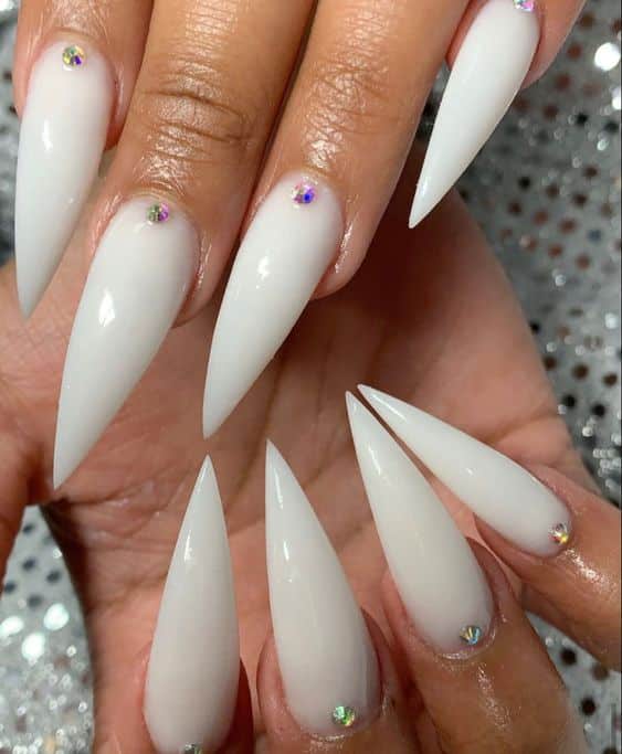 28+ Beautiful Cute White Nail Designs 2024