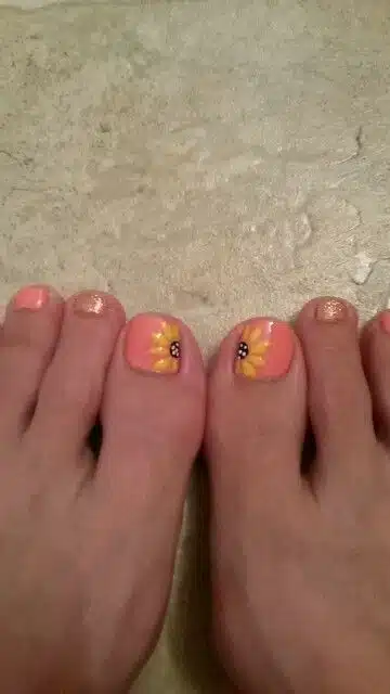54+ Stylish Sunflower Toe Nail Designs 2024