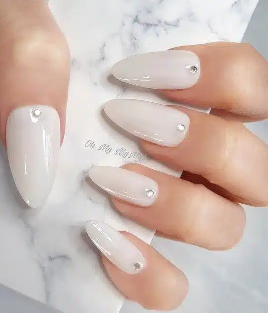 28+ Beautiful Cute White Nail Designs 2024
