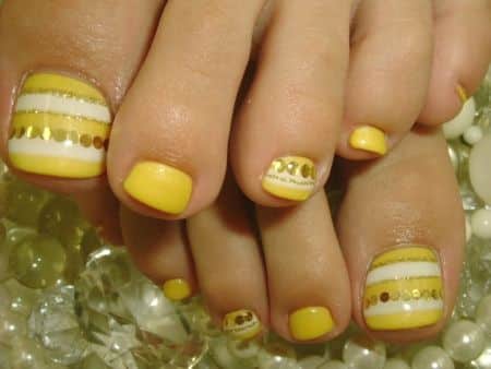 52+ Beautiful Yellow Toe Nail Designs 2024