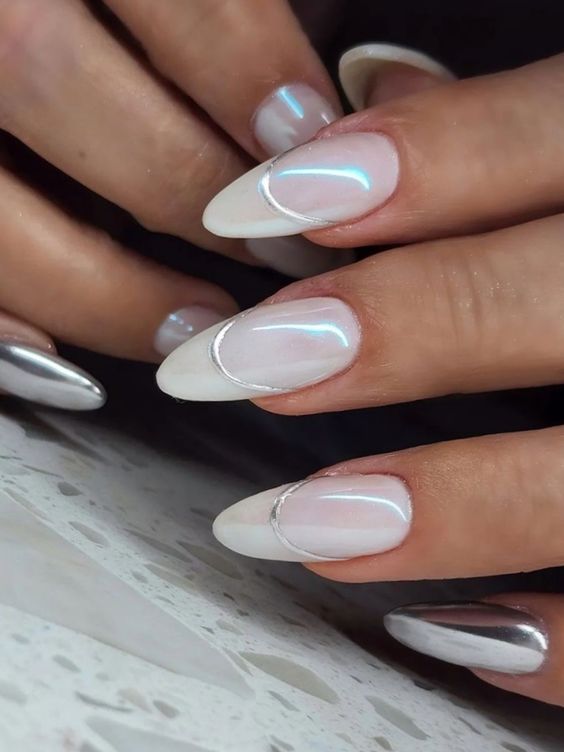 30+ Superb Silver And White Nail Designs 2024