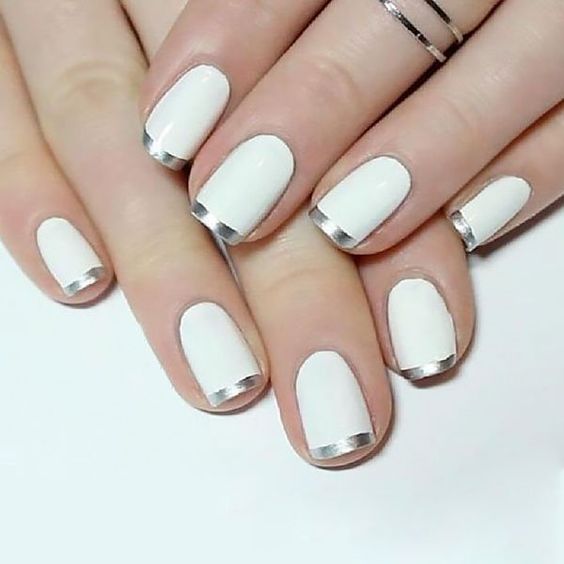 37+ Superb White Chrome Nail Designs 2024