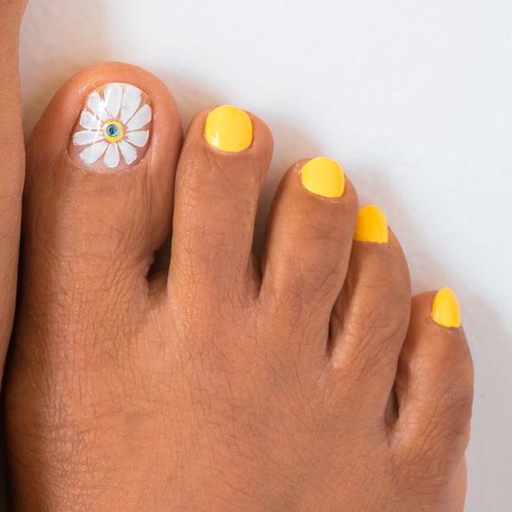 52+ Beautiful Yellow Toe Nail Designs 2024