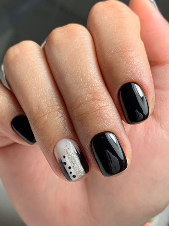 36+ Elegant Black Short Nail Designs 2024