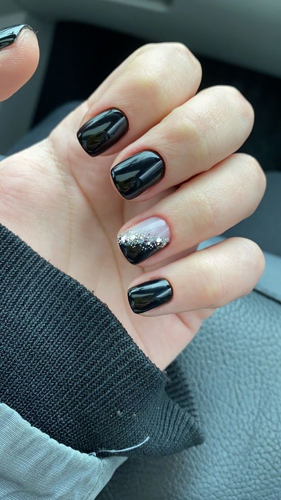 36+ Elegant Black Short Nail Designs 2024