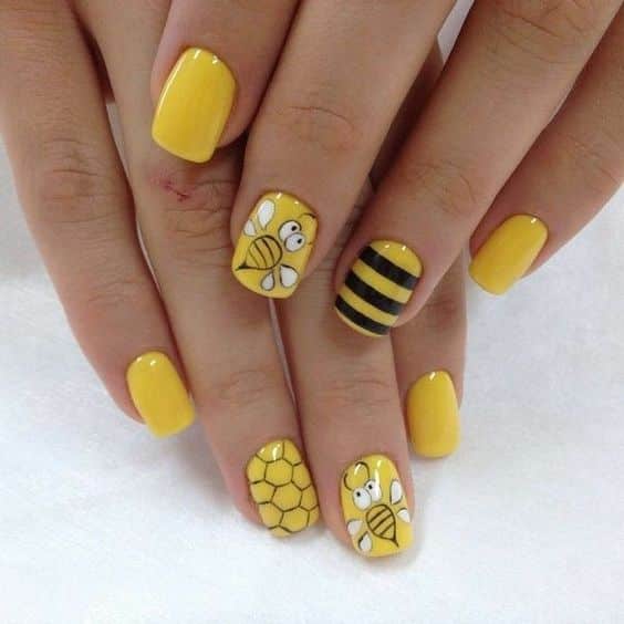 35+ Stylish Summer Yellow Nail Designs 2024