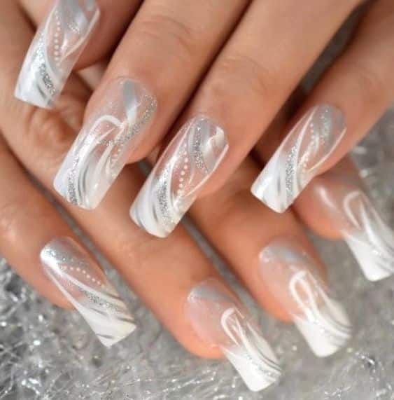 30+ Superb Silver And White Nail Designs 2024