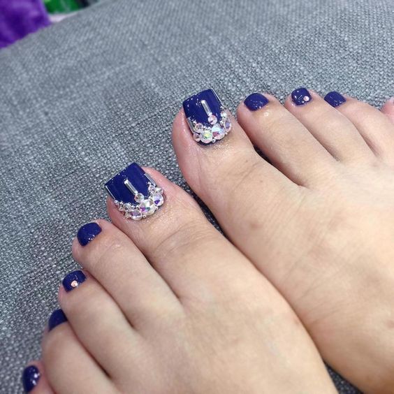 41+ Beautiful Toe Nail Designs With Diamonds 2024