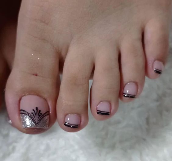 50+ Gorgeous Glitter French Toe Nail Designs 2024