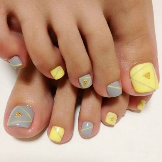 52+ Beautiful Yellow Toe Nail Designs 2024