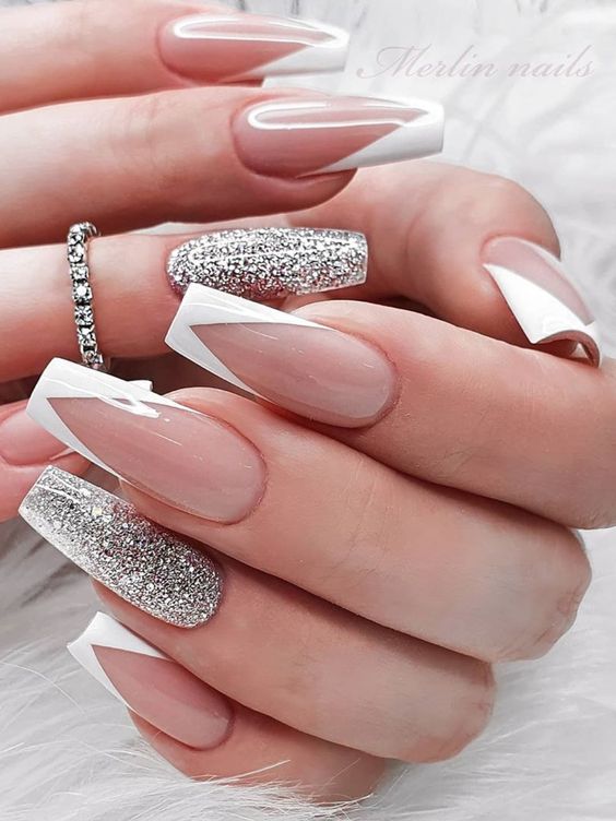 30+ Superb Silver And White Nail Designs 2024