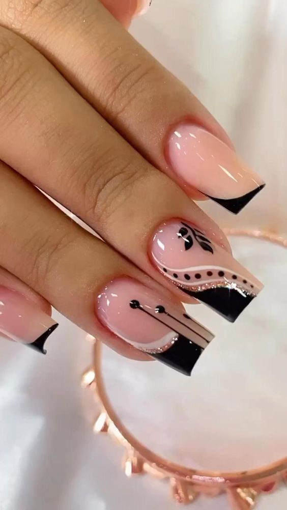 36+ Elegant Black Short Nail Designs 2024