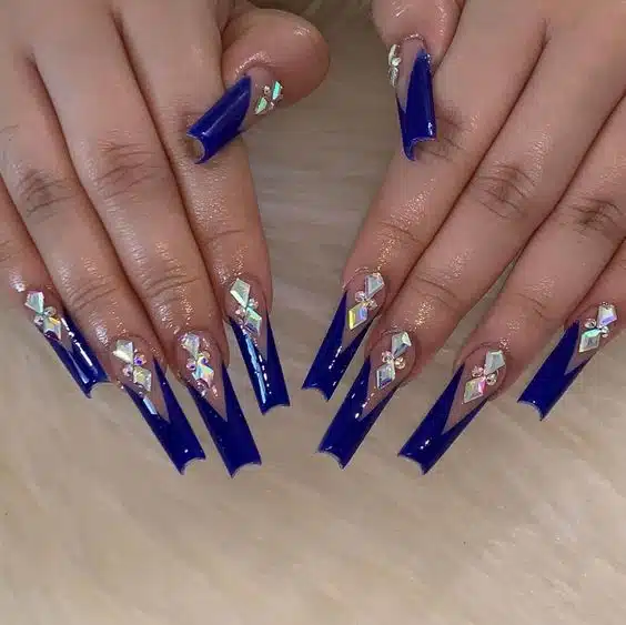 44+ Lovely Long Nail Designs With Diamonds 2024