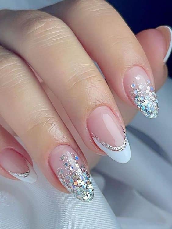 30+ Superb Silver And White Nail Designs 2024