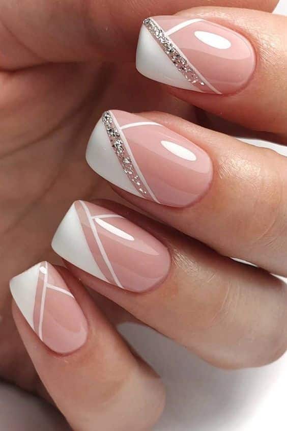 30+ Superb Silver And White Nail Designs 2024