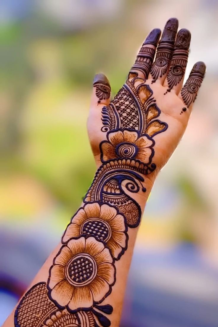 60+ Stunning Arabic Henna Designs (2025)