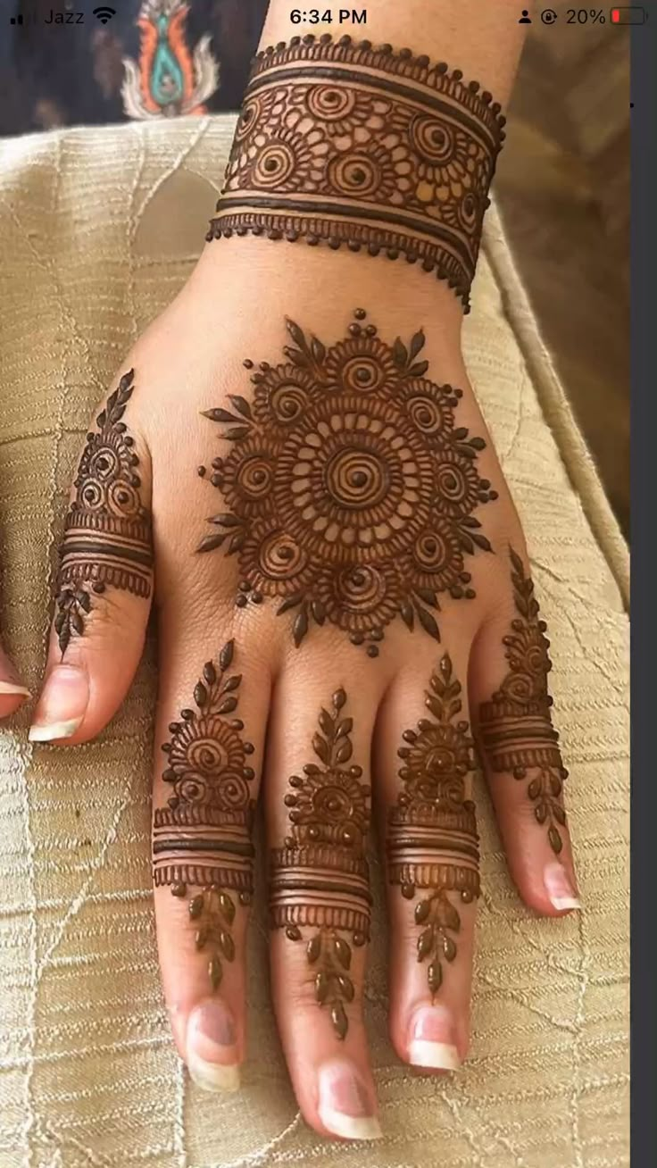 90+ Simple Mehndi Designs For 2025